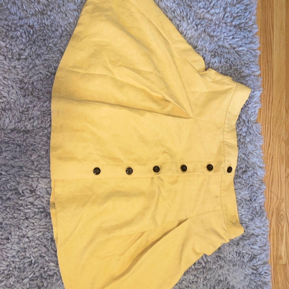 Yellow skirt!!